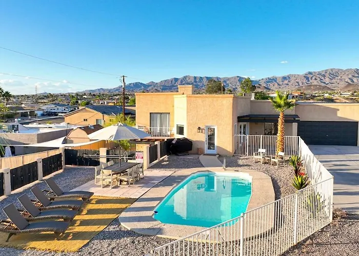 Peakview - Pool Firepit Games Garage