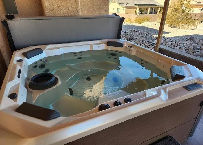 Peakview - Pool Firepit Games Garage